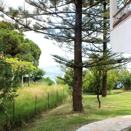 Sissy By The Sea * Nikiana