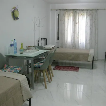 Sissy By The Sea Nikiana