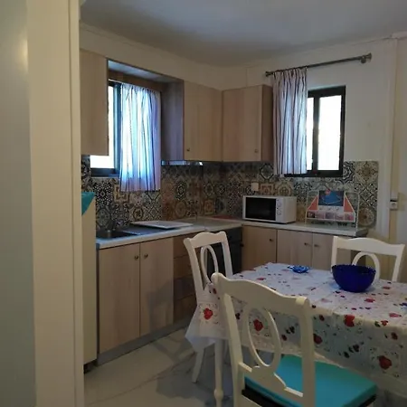 Sissy By The Sea Nikiana