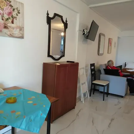 Sissy By The Sea Apartment *