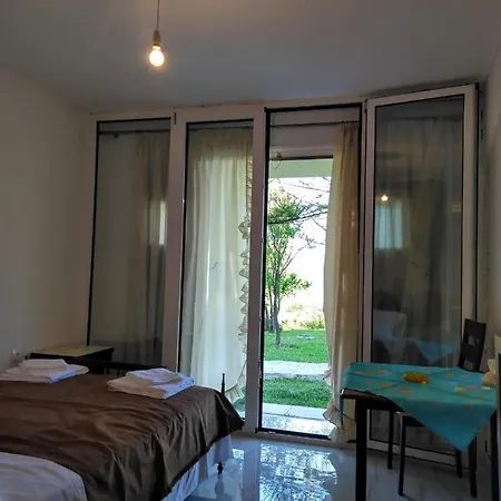 Sissy By The Sea Appartement Nikiana