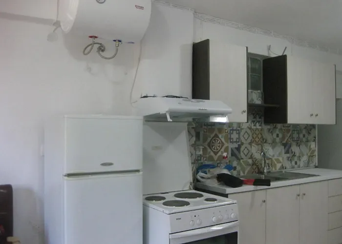 아파트 Sissy By The Sea